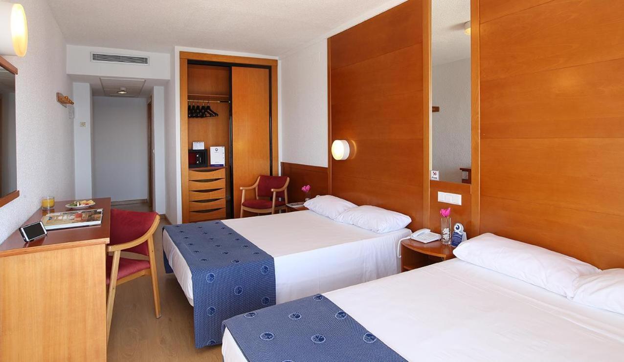 Double or Twin Room Sea View